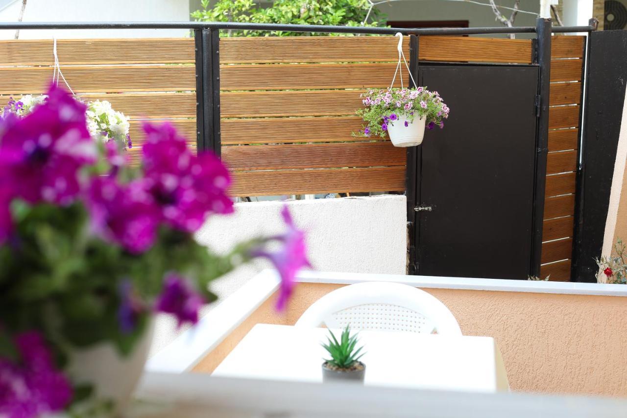 Vila Feliz - Premium Rooms With Free Private Parking Wlora Zewnętrze zdjęcie