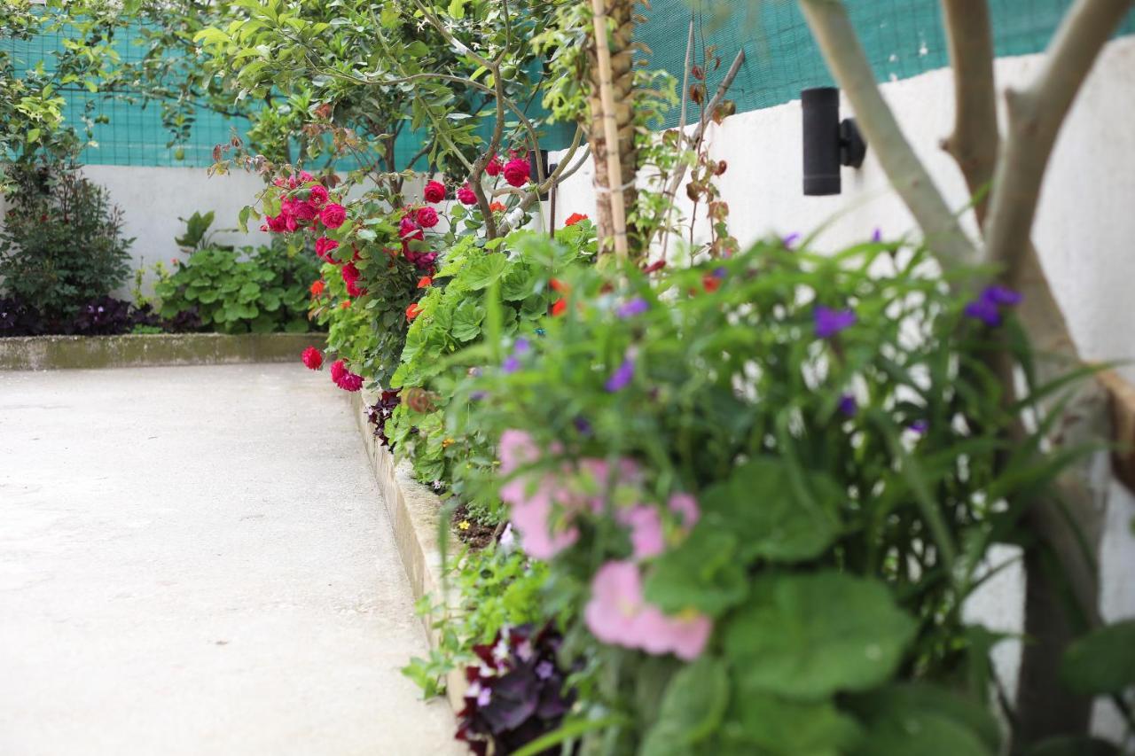 Vila Feliz - Premium Rooms With Free Private Parking Wlora Zewnętrze zdjęcie