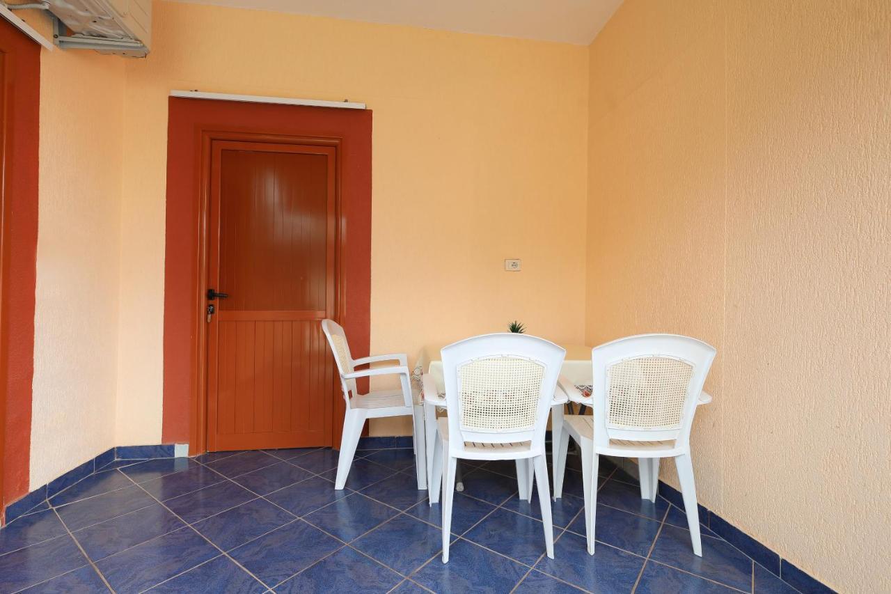 Vila Feliz - Premium Rooms With Free Private Parking Wlora Zewnętrze zdjęcie