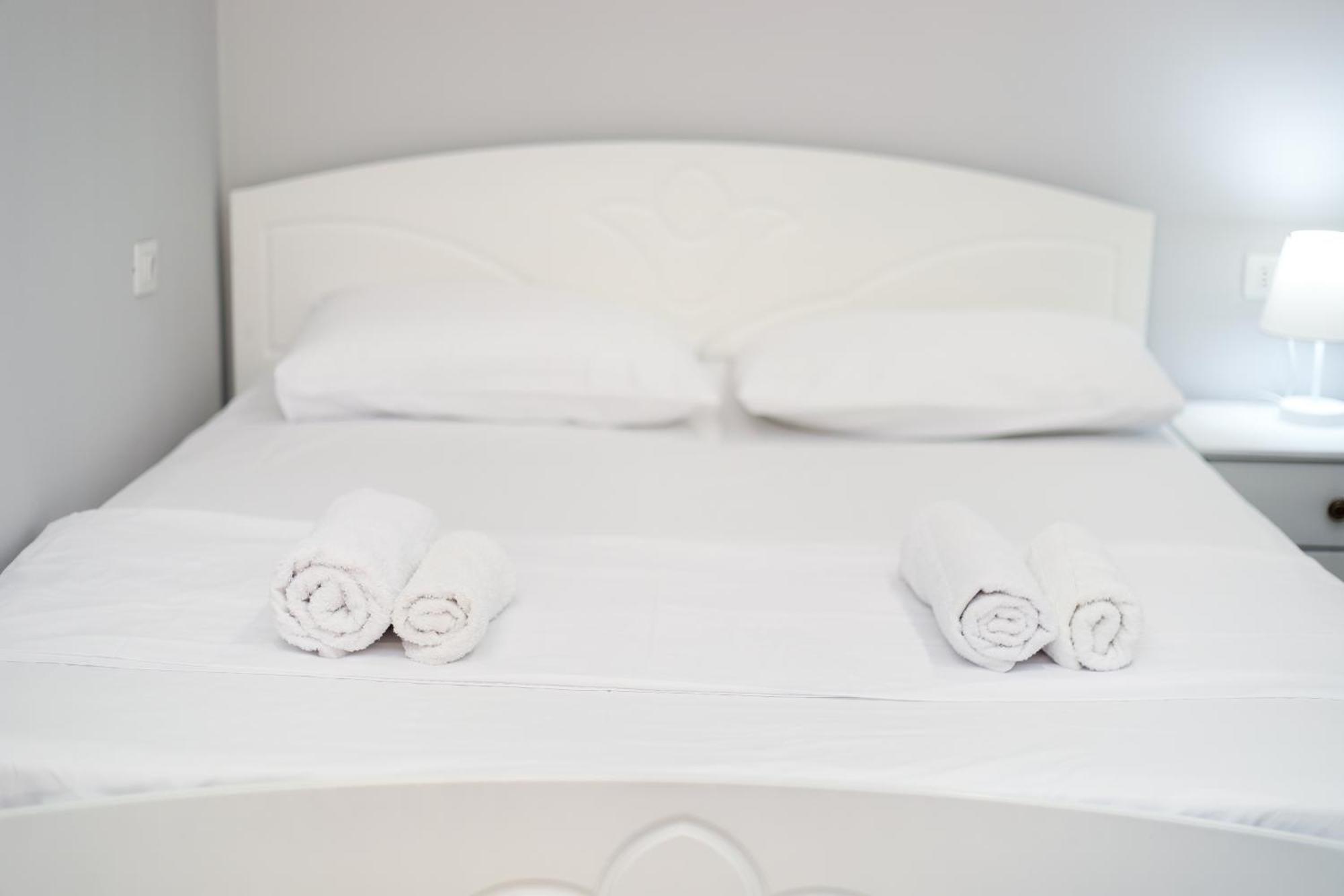 Vila Feliz - Premium Rooms With Free Private Parking Wlora Zewnętrze zdjęcie