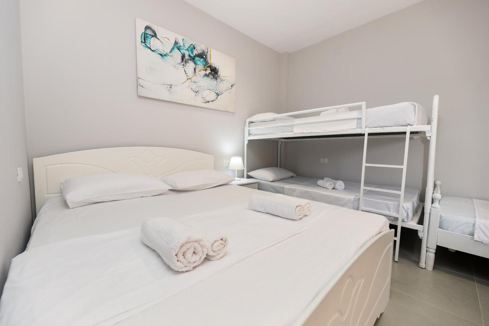 Vila Feliz - Premium Rooms With Free Private Parking Wlora Zewnętrze zdjęcie