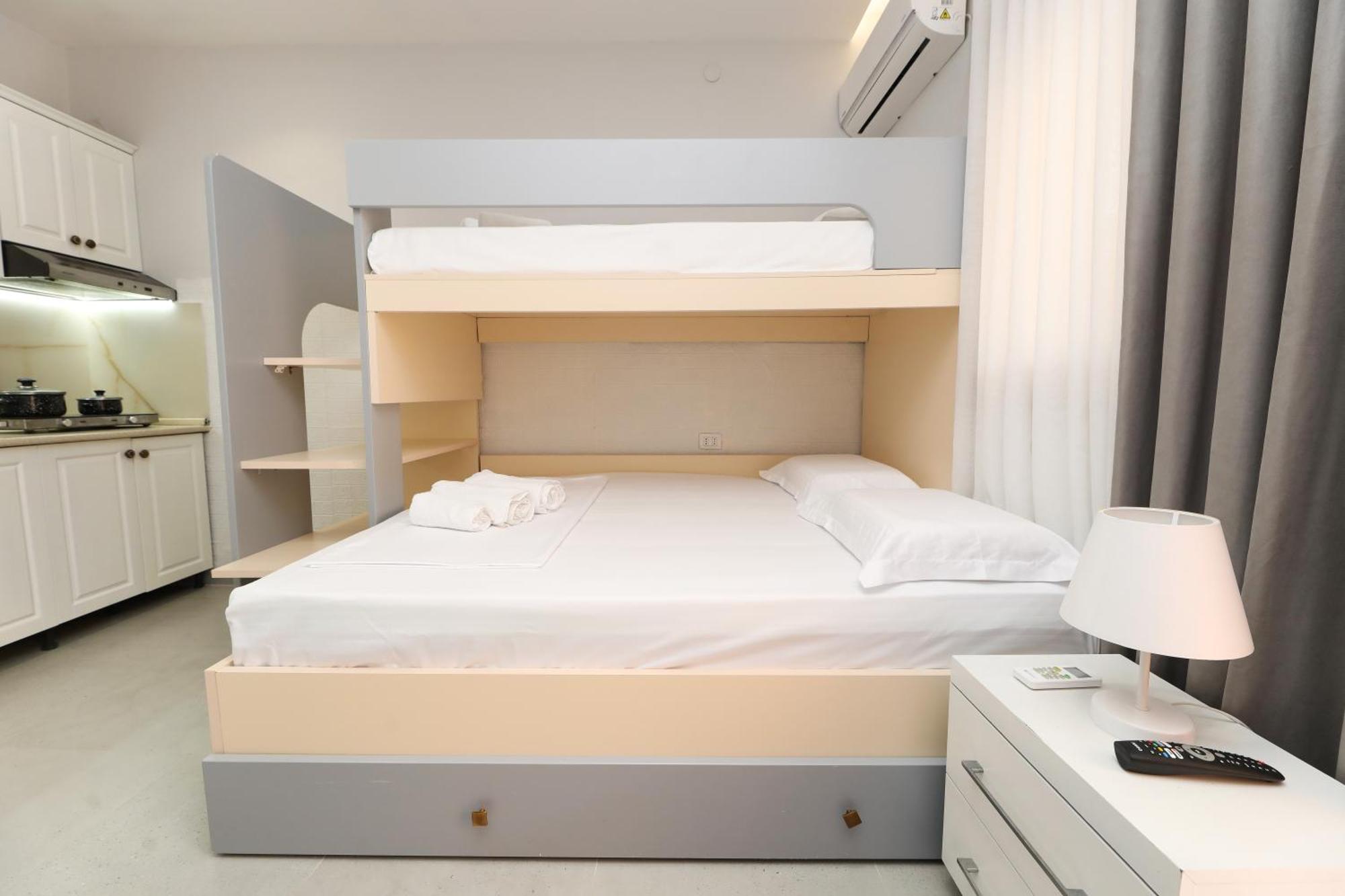 Vila Feliz - Premium Rooms With Free Private Parking Wlora Zewnętrze zdjęcie