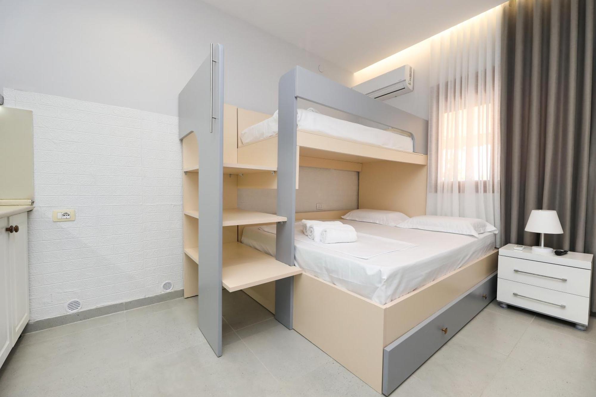 Vila Feliz - Premium Rooms With Free Private Parking Wlora Zewnętrze zdjęcie
