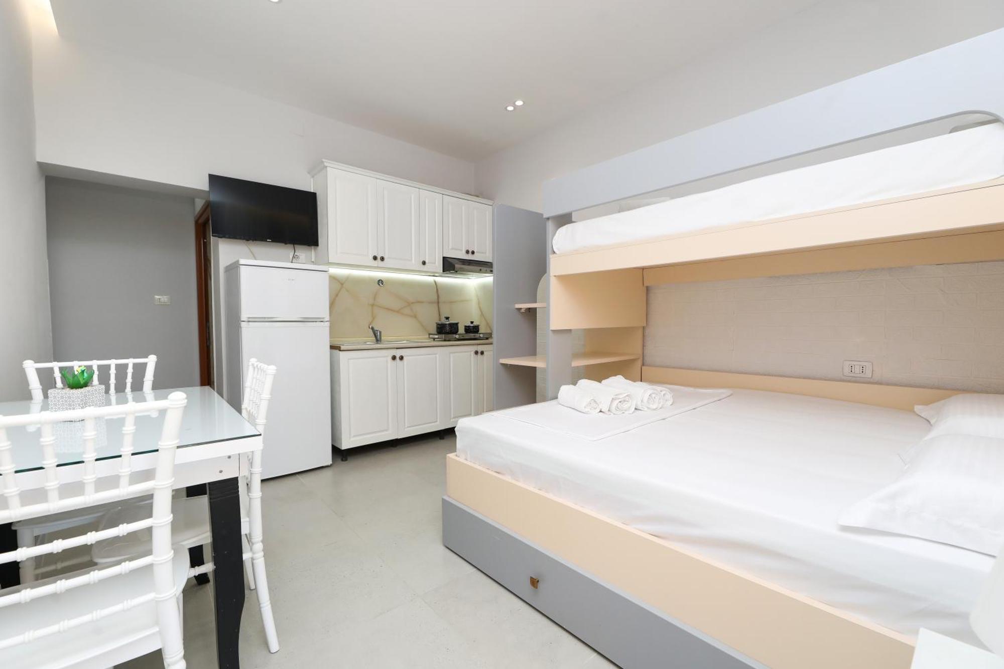 Vila Feliz - Premium Rooms With Free Private Parking Wlora Zewnętrze zdjęcie