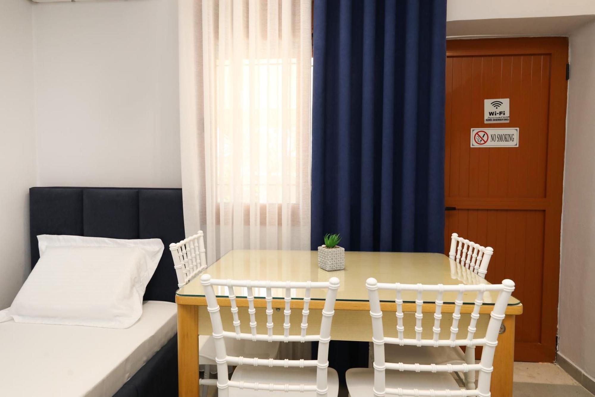 Vila Feliz - Premium Rooms With Free Private Parking Wlora Zewnętrze zdjęcie