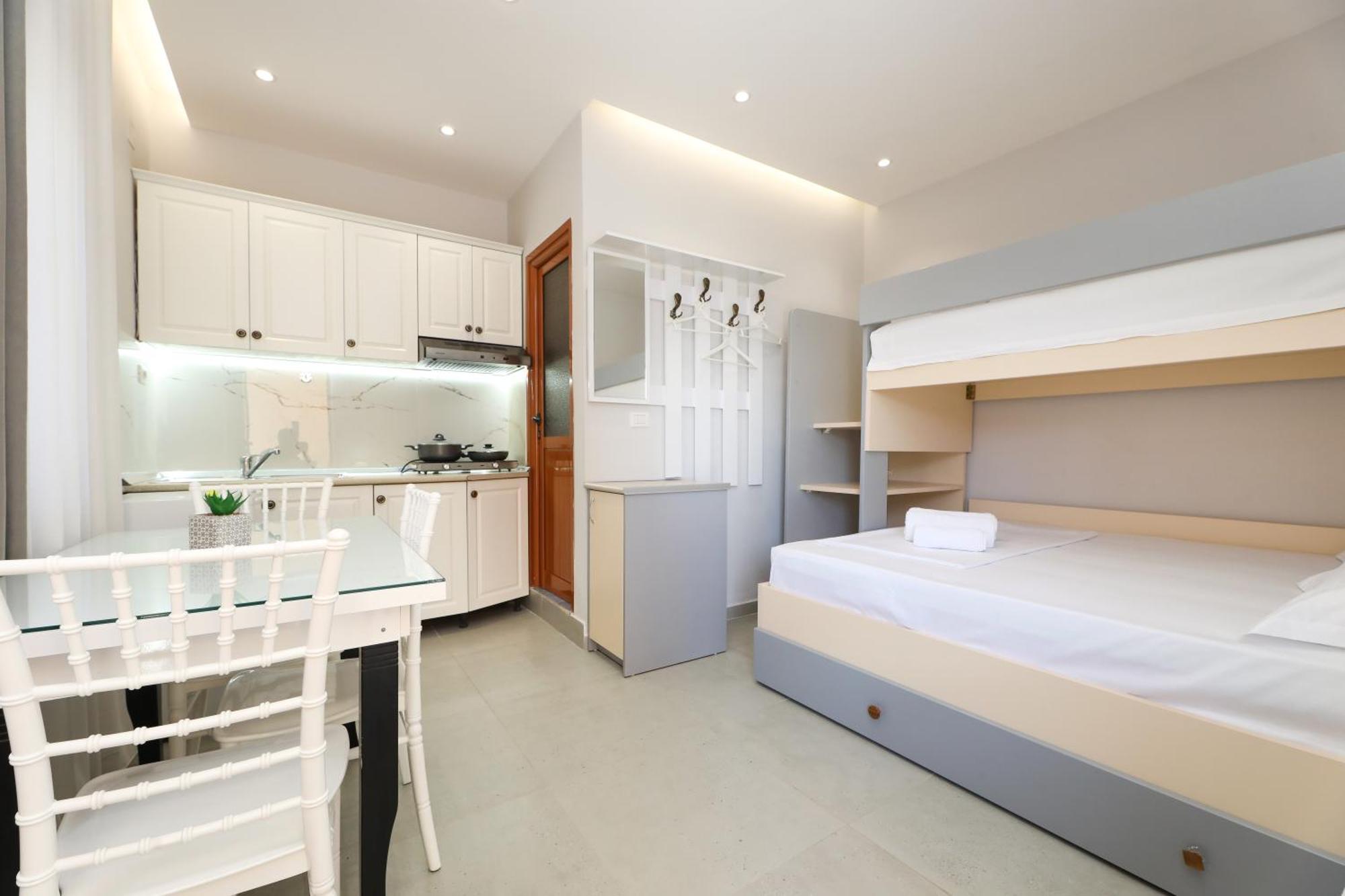 Vila Feliz - Premium Rooms With Free Private Parking Wlora Zewnętrze zdjęcie