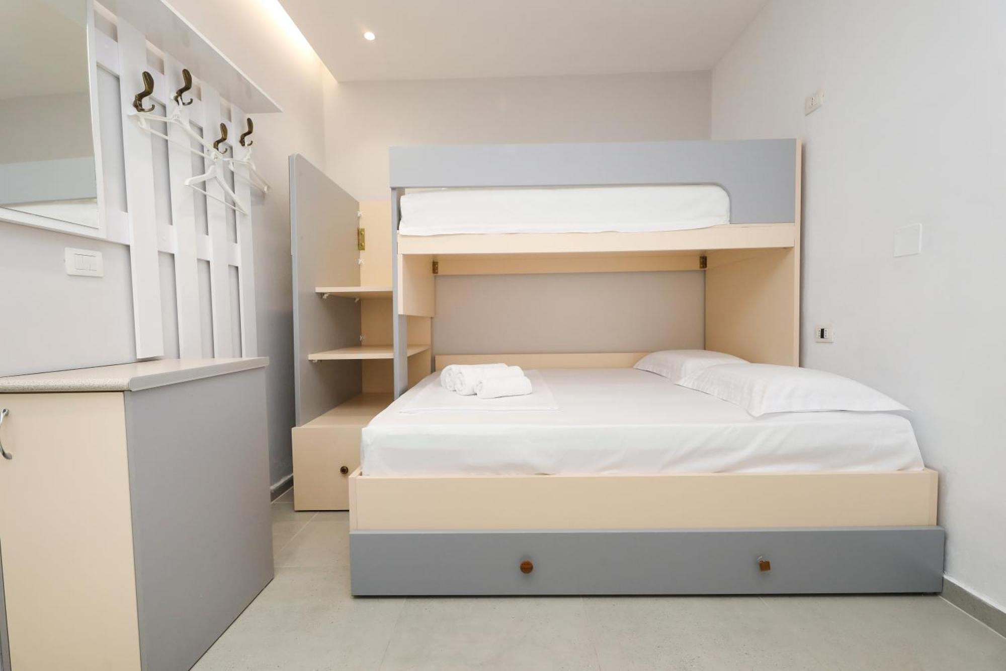 Vila Feliz - Premium Rooms With Free Private Parking Wlora Zewnętrze zdjęcie